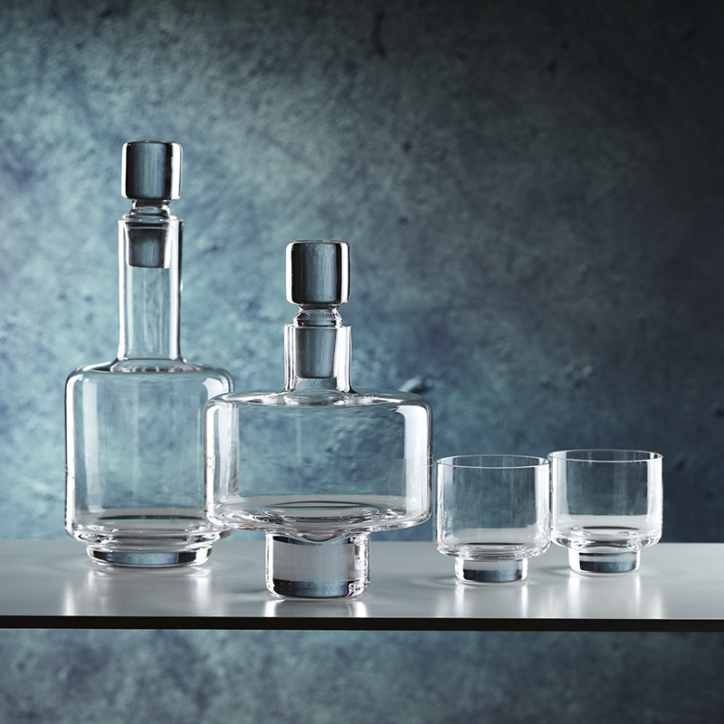 Decanter Aerator Set - طقم تقديم الويسكي الحديث والمينيماليستي مع